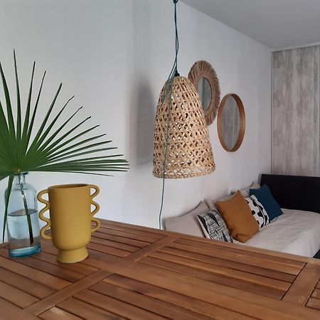 Grand Studio Avec Patio Marseille Bagian luar foto