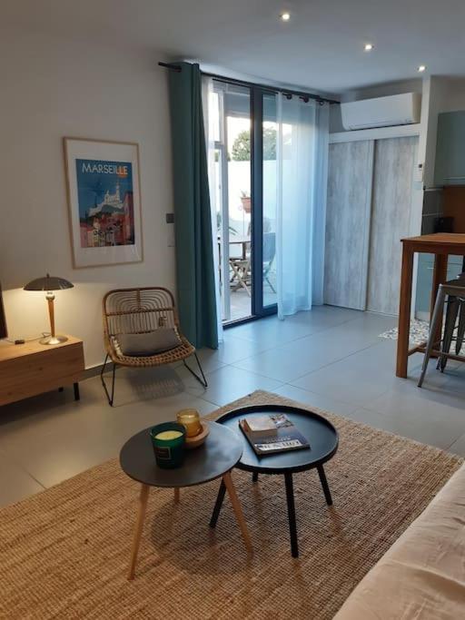 Grand Studio Avec Patio Marseille Bagian luar foto