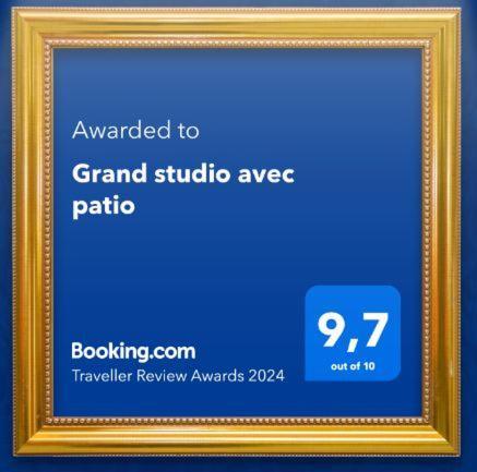 Grand Studio Avec Patio Marseille Bagian luar foto