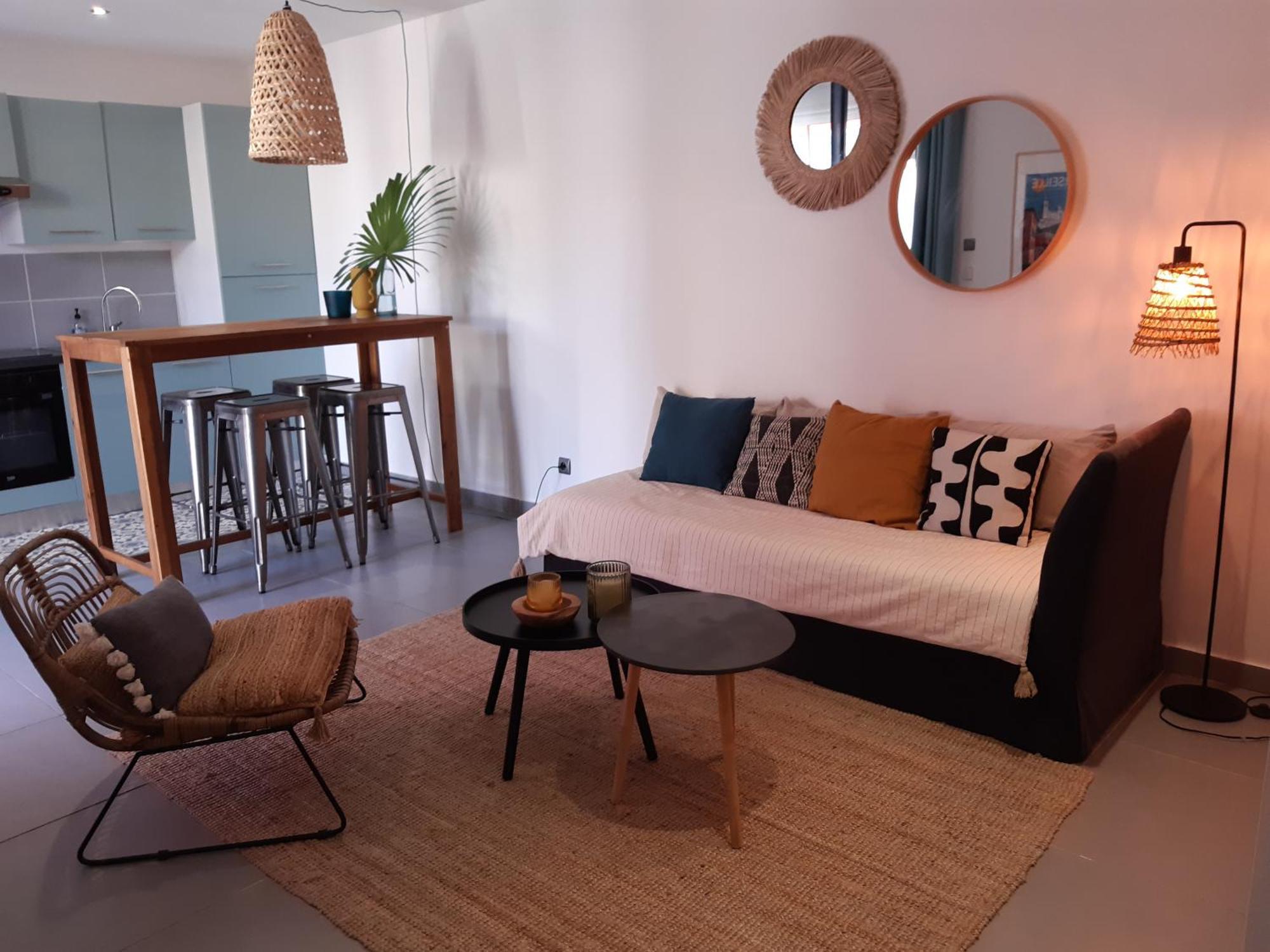 Grand Studio Avec Patio Marseille Bagian luar foto