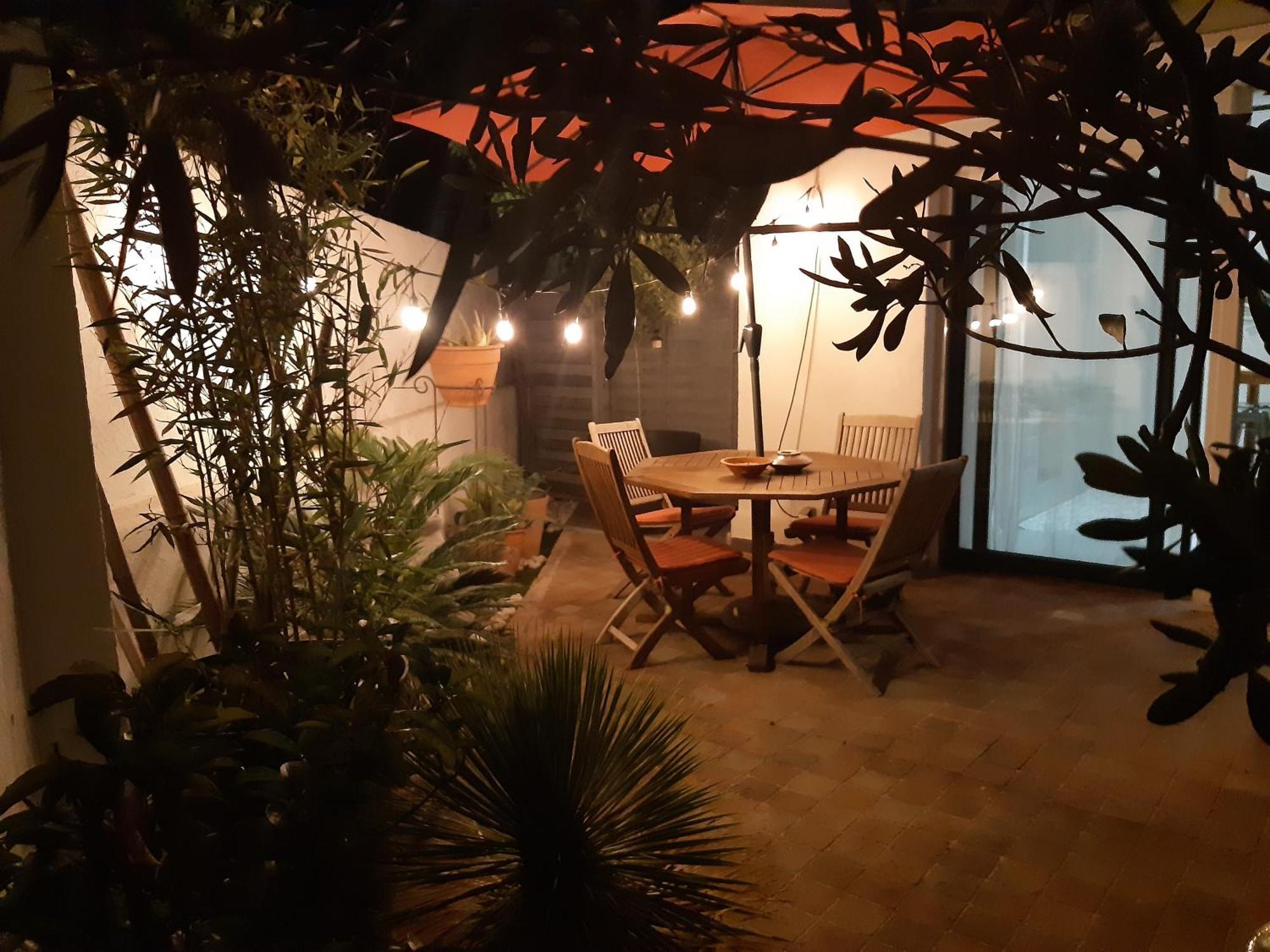 Grand Studio Avec Patio Marseille Bagian luar foto